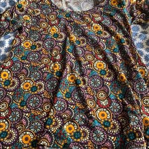 Size small lularoe classic T